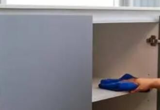 在室內(nèi)進行保潔的時候，要注意什么？